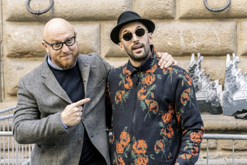 palazzo-strozzi-general-director-arturo-galansino-with-artist-jr-photo-by-ela-bialkowska-okno-studio-1024x683