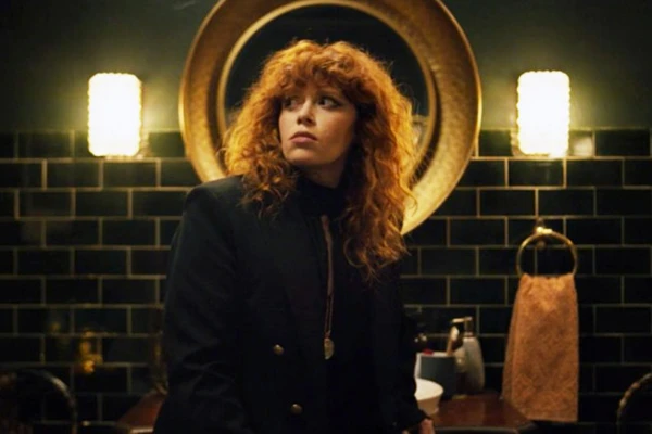 Russian Doll: Zaman Döngüsü İçerisinde Geçen Kara Komedi