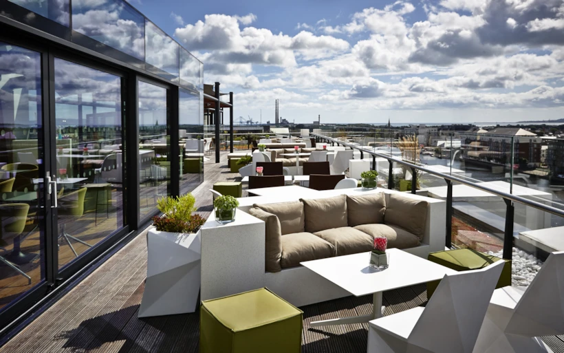 dublin'de yaz - marker hotel rooftop bar