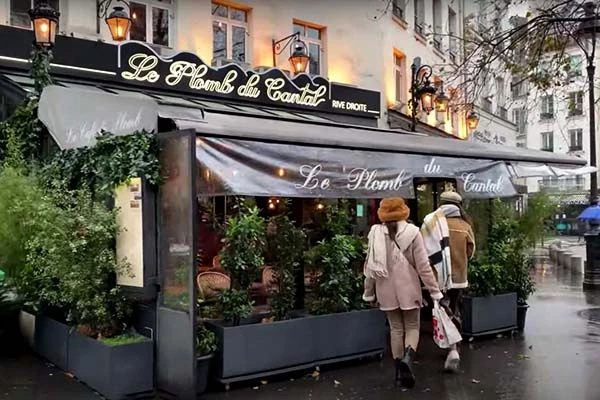 Le Plomb Du Cantal: Paris'te Geleneksel Lezzet Durağı