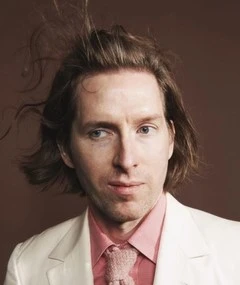 Wes Anderson Sineması: Renkli Dünyaların Melankolisi
