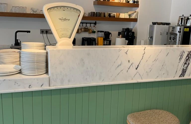Dan İstanbul: Çılgın Kalabalıktan Uzakta Bir Bakery-Cafe