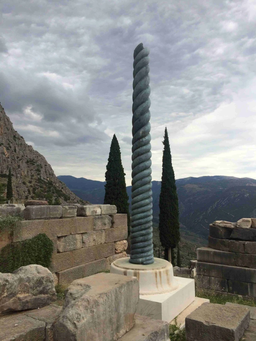 burmali-sutun-delphi%cc%87
