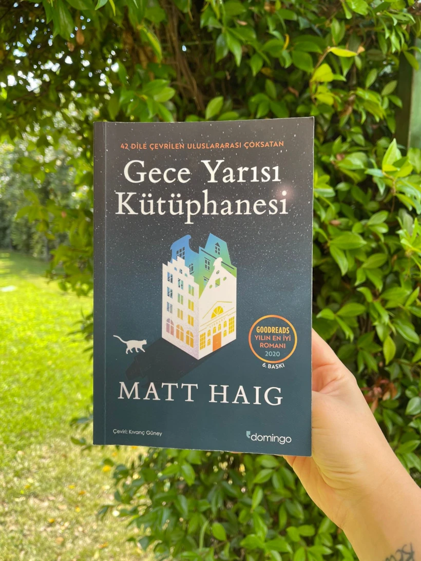 gece-yarisi-ku%cc%88tu%cc%88phanesi