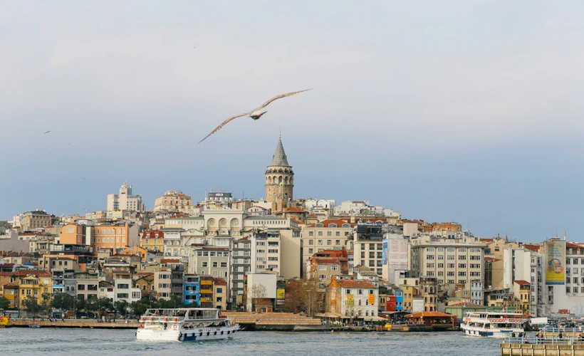 Galata: Sesler, Görüntüler ve Bir Tatlı Kaos