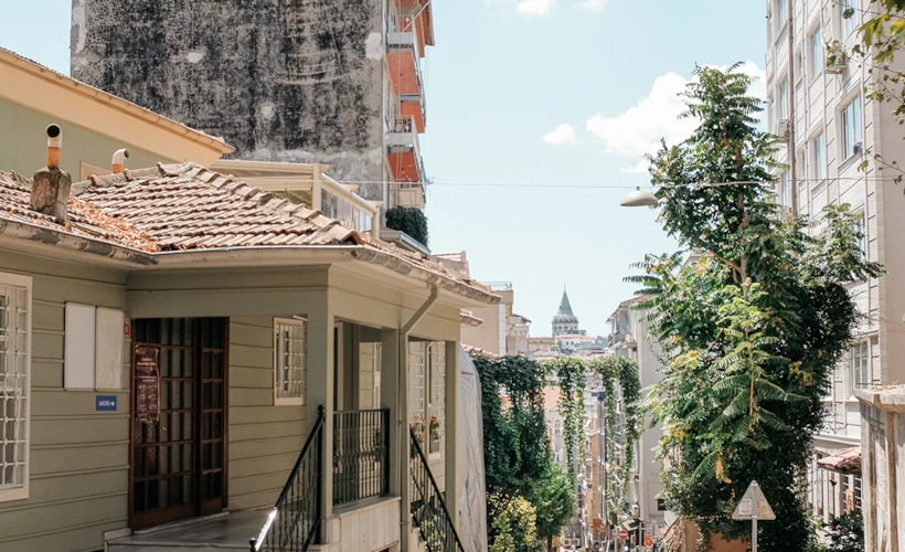 Çukurcuma Rehberi: Beyoğlu'nun En Boheminden Keşif Notları