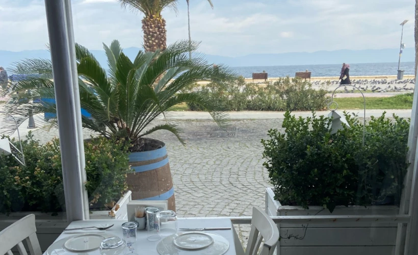 Giritli Balık Restaurant: Mudanya'da Bir Lezzet Yolculuğu
