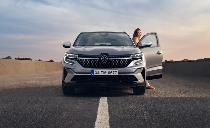 Atletik ve Teknolojik Bir SUV: Yeni Renault Austral