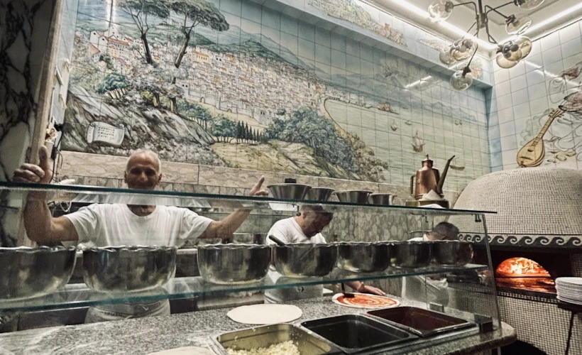 Pizzeria Trianon da Ciro Leone: Michelin Yıldızlı Napoli Pizzacısı