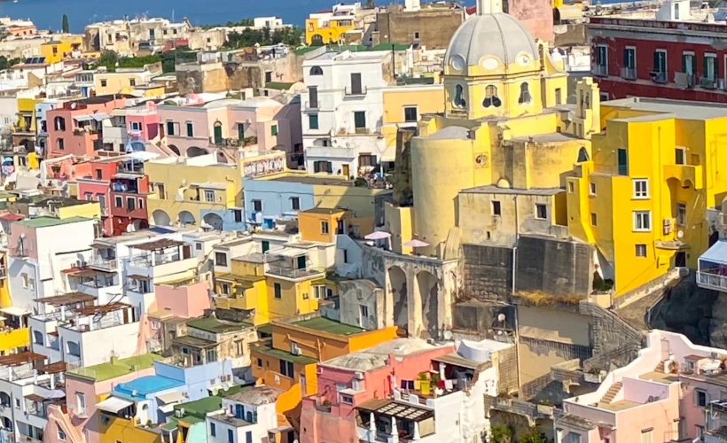 Ischia ve Procida: İtalya'ya Huzur Dolu, Pastoral Bir Yolculuk