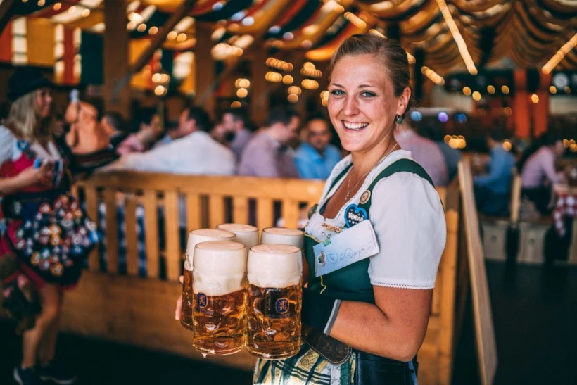 bedienungen_tracht_sebastian_lehner-09569