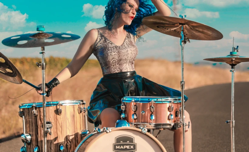 Leyan Senay ile: Müziğe ve “Hit Like A Girl”e Dair Bir Sohbet