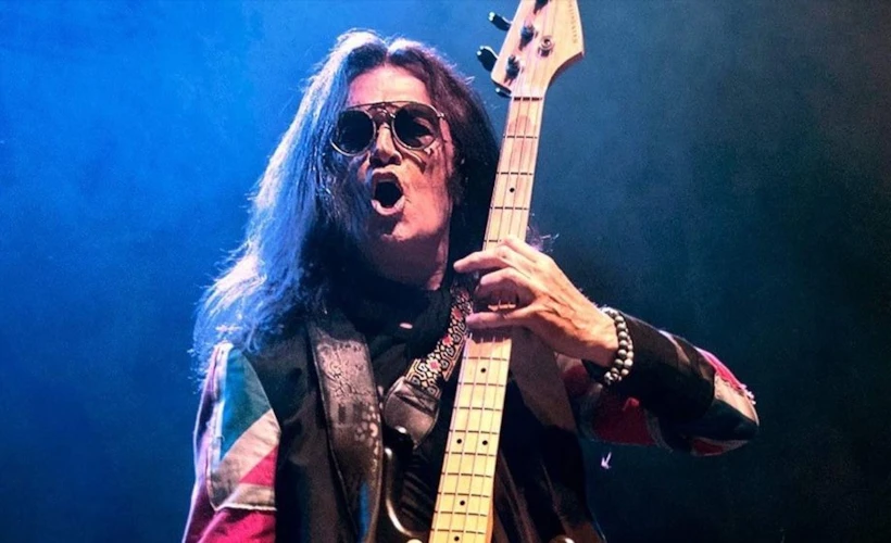 Glenn Hughes: Parçası Olduğu Gruplar Mercek Altında