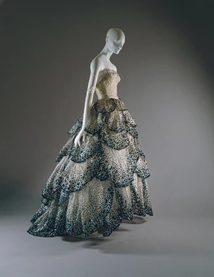 junon-and-venus-by-christian-dior-1949-v0-fu5s2a7us0q81