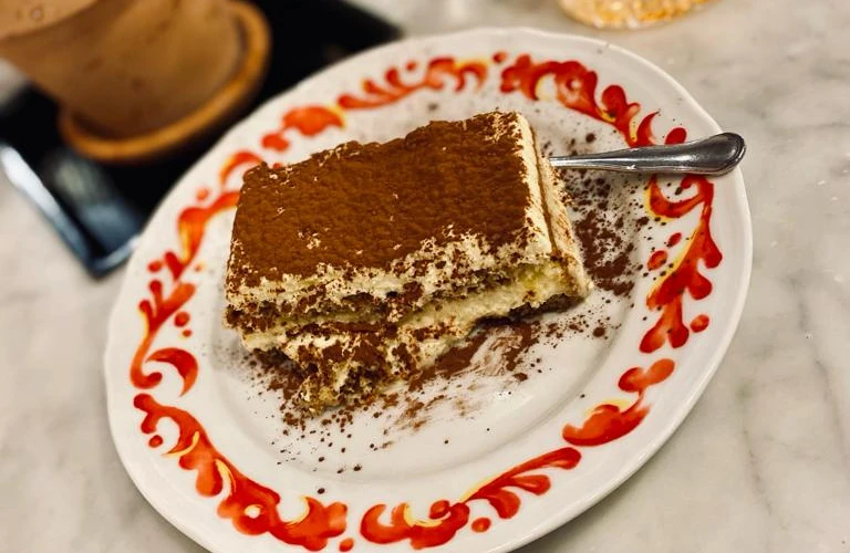 Tiramisu: "Yukarı Çeken" İtalyan Klasiği Mercek Altında