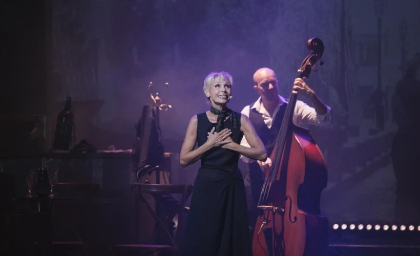 Piaf! The Show: Édith Piaf’a Hayali Bir Sarılış