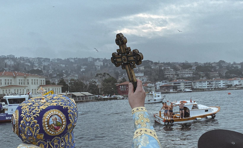 Bir İstanbul Ritüeli: Boğaz Sularından Haç Çıkarma Töreni