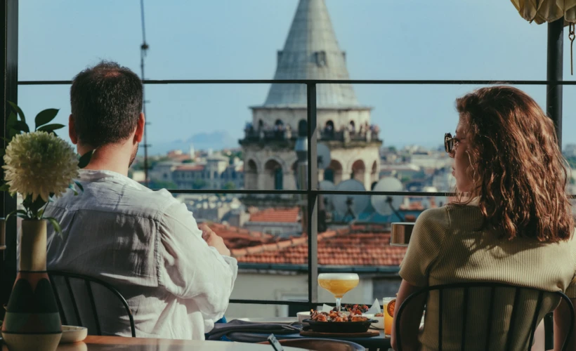 Simone İstanbul: Ambiyans ve Lezzetlerin Kusursuz Uyumu