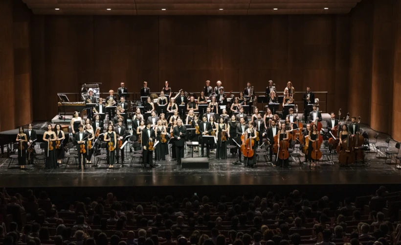 Türkiye Gençlik Filarmoni Orkestrası: Gençliğin Enerjisiyle Büyüleyen Orkestra
