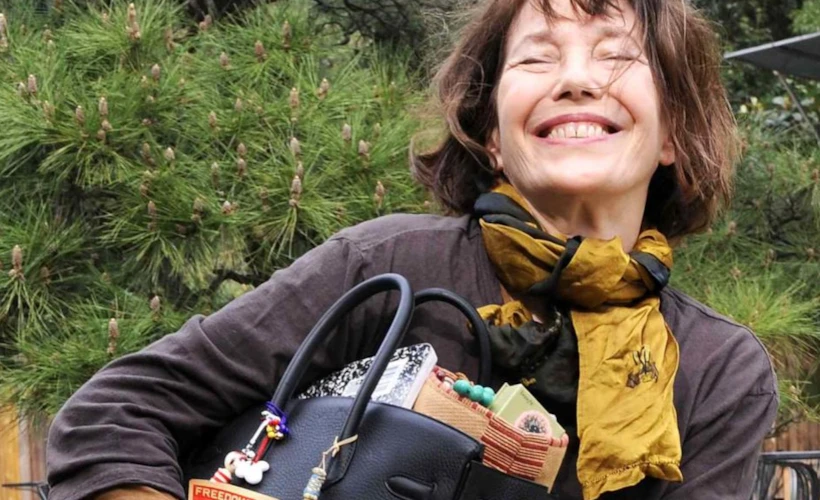 Jane Birkin Ruhu Çantalarımıza Geri mi Dönüyor? Takılarla Statü Revizesi!