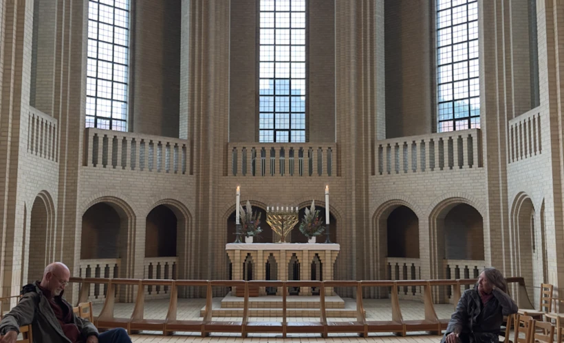 Grundtvigs Kirke: Sadelikten Doğan Görkem