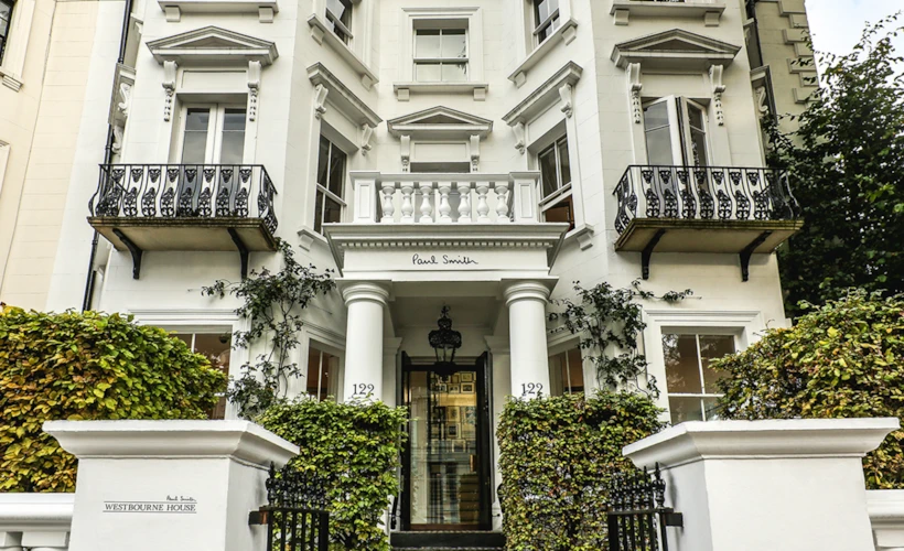 Londra’nın Moda Rotası: Şehri Şekillendiren Tasarımcılar
