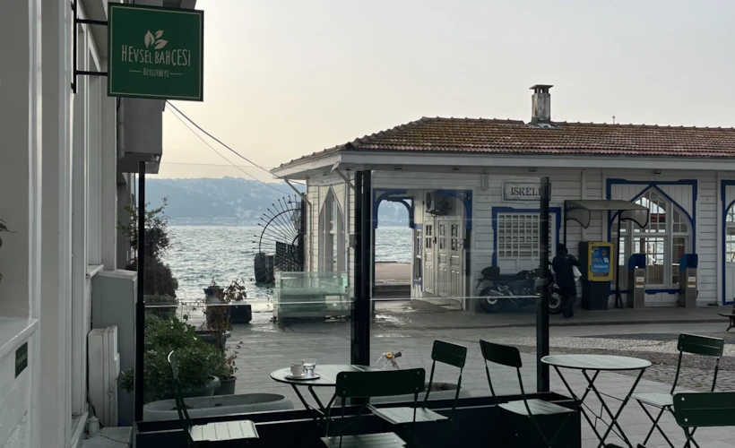 Hevsel Bahçesi: Beylerbeyi’nde İskeleye Açılan Ambiyans