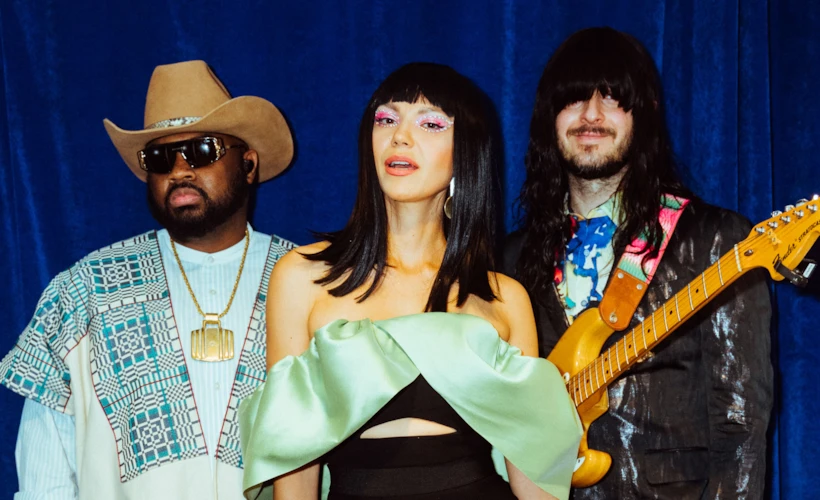 Khruangbin: "Dünyanın Müziği"ni Yapan Grup