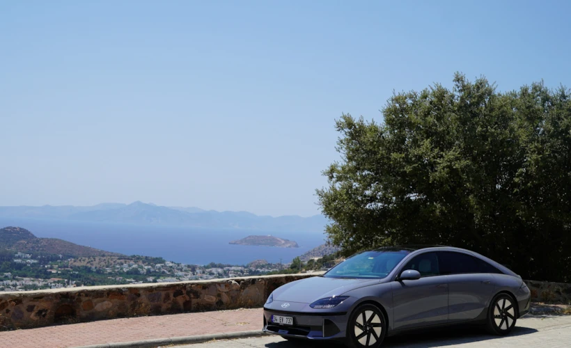 Hyundai IONIQ 6 Eşliğinde: Sessiz Bir Bodrum Günü
