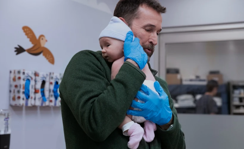 2026 Emmy Adayları: The Pitt, Hacks ve Daha Fazlası