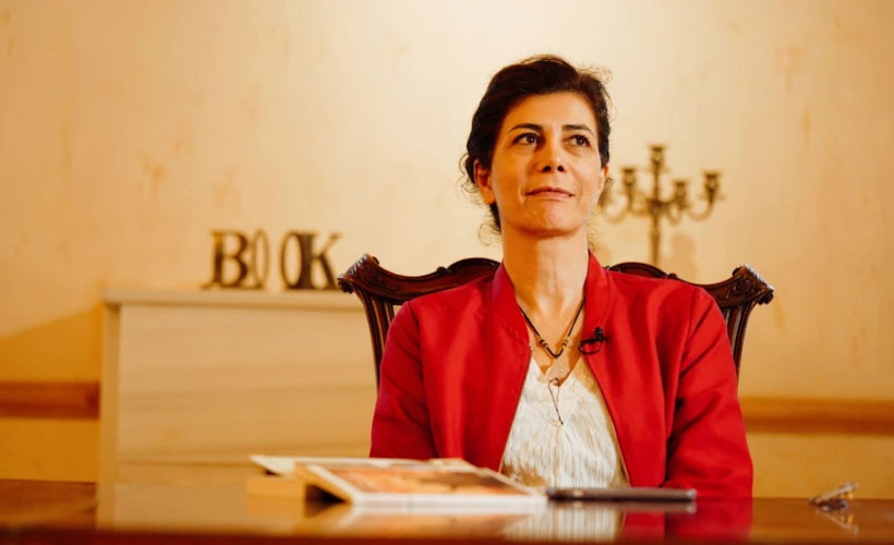 İlk Bakışta Aşk: Kitap Kapakları ve Aslı Atasoy ile Kitabın Rüyası Belgeseli Üzerine