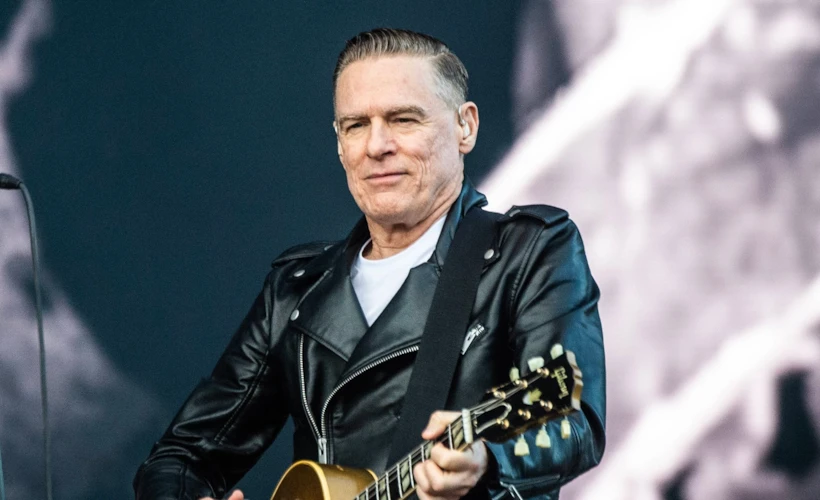 Roll With The Punches: Bryan Adams’dan Geçmiş Ritimleri Hatırlatan Albüm