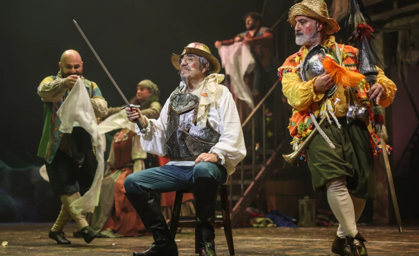 Don Quixote Müzikali: Hayalle Gerçeğin İç İçe Geçtiği Sahne