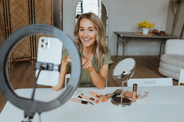 'Influencer' Sesi: Yeni Çağın Transatlantik Aksanı Olabilir mi?