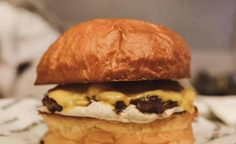Pov Burger: Caddebostan’da Lezzetli Bir Hamburgerci