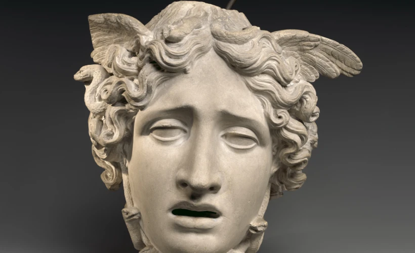 Medusa’ya Bakmak: Özlem Ertan’la Mitin, Travmanın ve Dönüşümün Hikâyesi