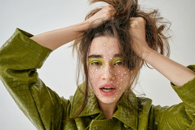 'Wearable Maksimalism': Güzellik Dünyasında Bir Uçtan Diğerine