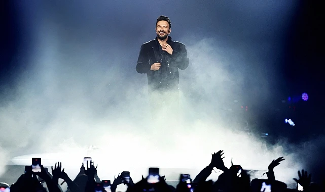 Tarkan Konserleri Fenomeni: Zamansızlık ve Aynı Duyguda Buluşmak Üzerine