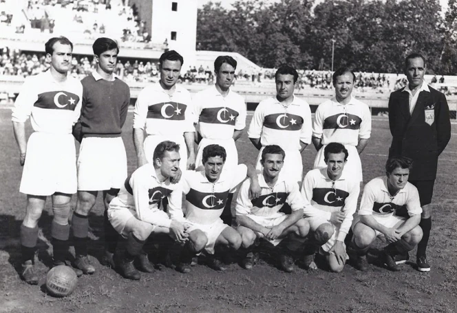 Futbol, Kimlik ve Tutku: Futbolun Sosyo-Kültürel Arka Yüzü