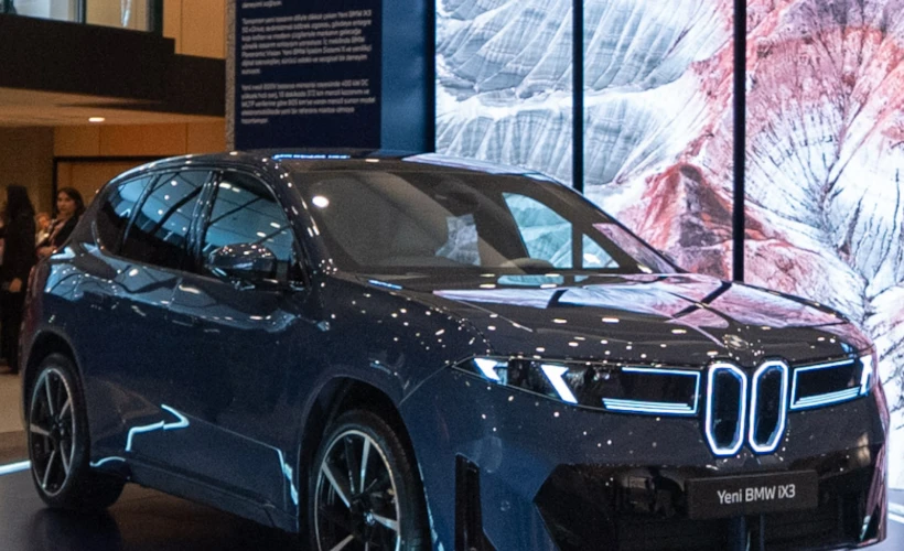 CI Bloom 2026: Yeni BMW iX3, Sanat ve Sürdürülebilirlik Buluşması