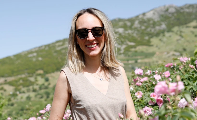 Begüm Egeli Bursalıgil ile: "Rosa Damascena" Kitabı Üzerine