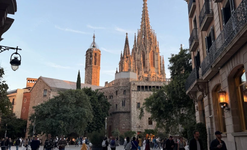 Barcelona: Dansın ve Renklerin Şehri