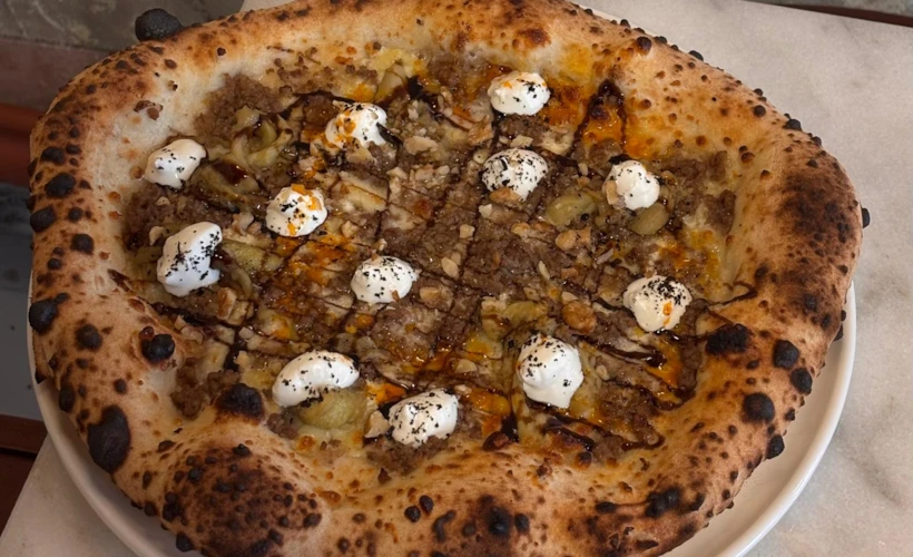 Crust&Co: Karaköy’de Samimi Bir Pizza Dükkanı