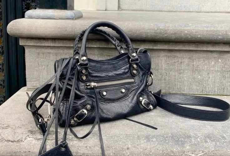 Balenciaga City Bag: 2000’lerden Bugüne “It-Girl” Mirası
