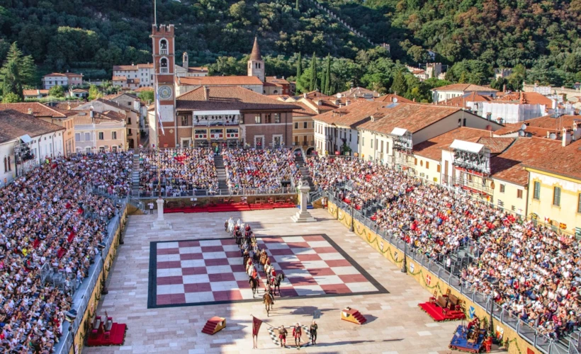 Marostica Scacchi: Bir Kasaba Canlı Satranç Tahtasına Dönüşüyor