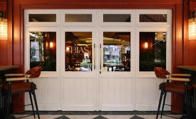 BİAS Kitchen &amp; Cocktails: Seçkin Mutfak ve Miksolojinin Adresi